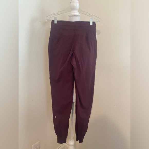 Lululemon Dance Studio Joggers in Red Merlot Size 4 - Picture 5 of 8